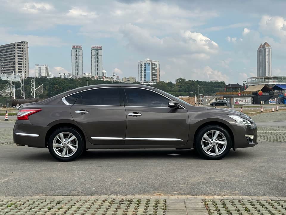 Nissan Teana