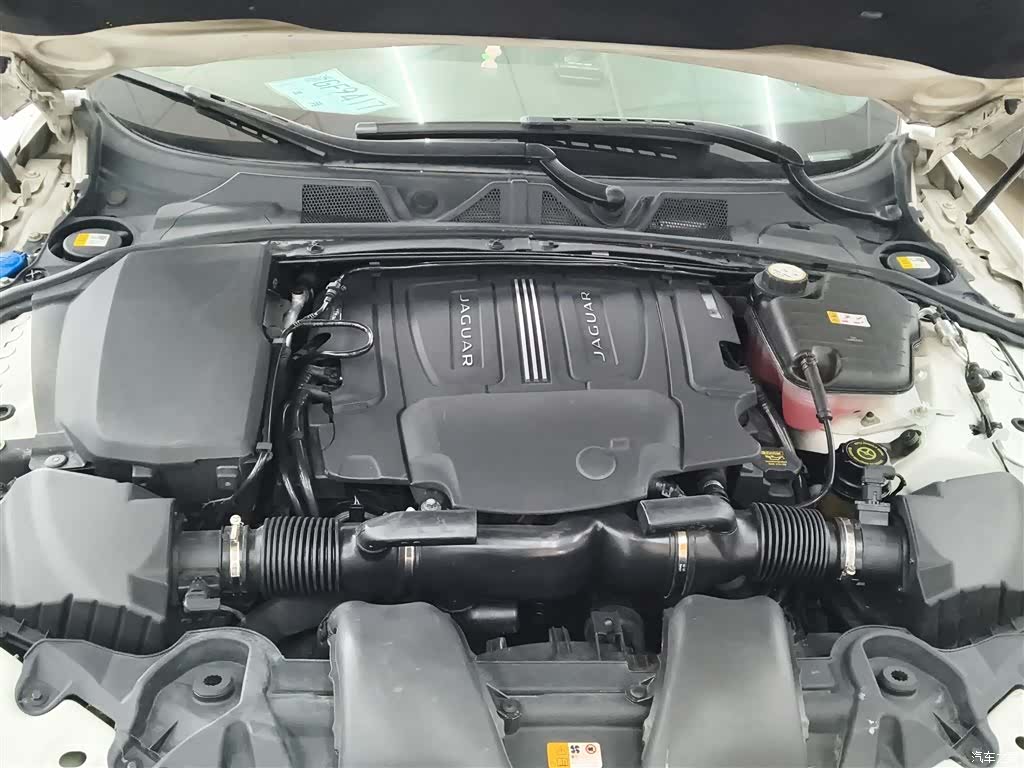 Jaguar XF, 2014 16