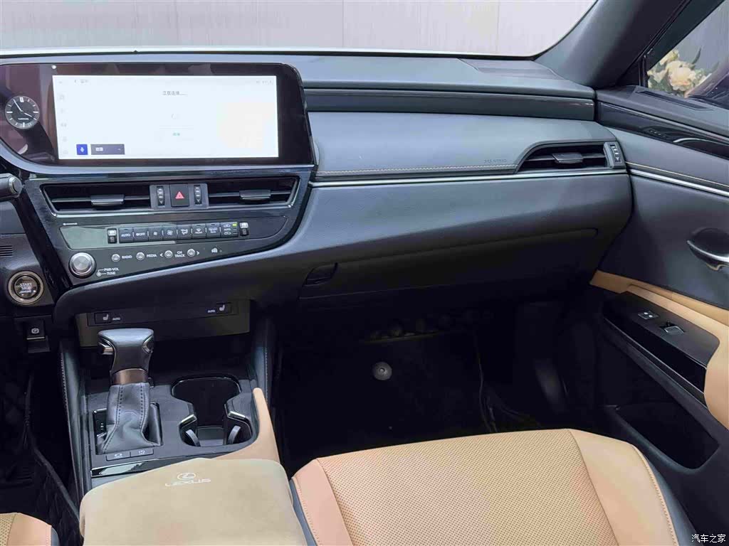 Lexus ES, 2023 17