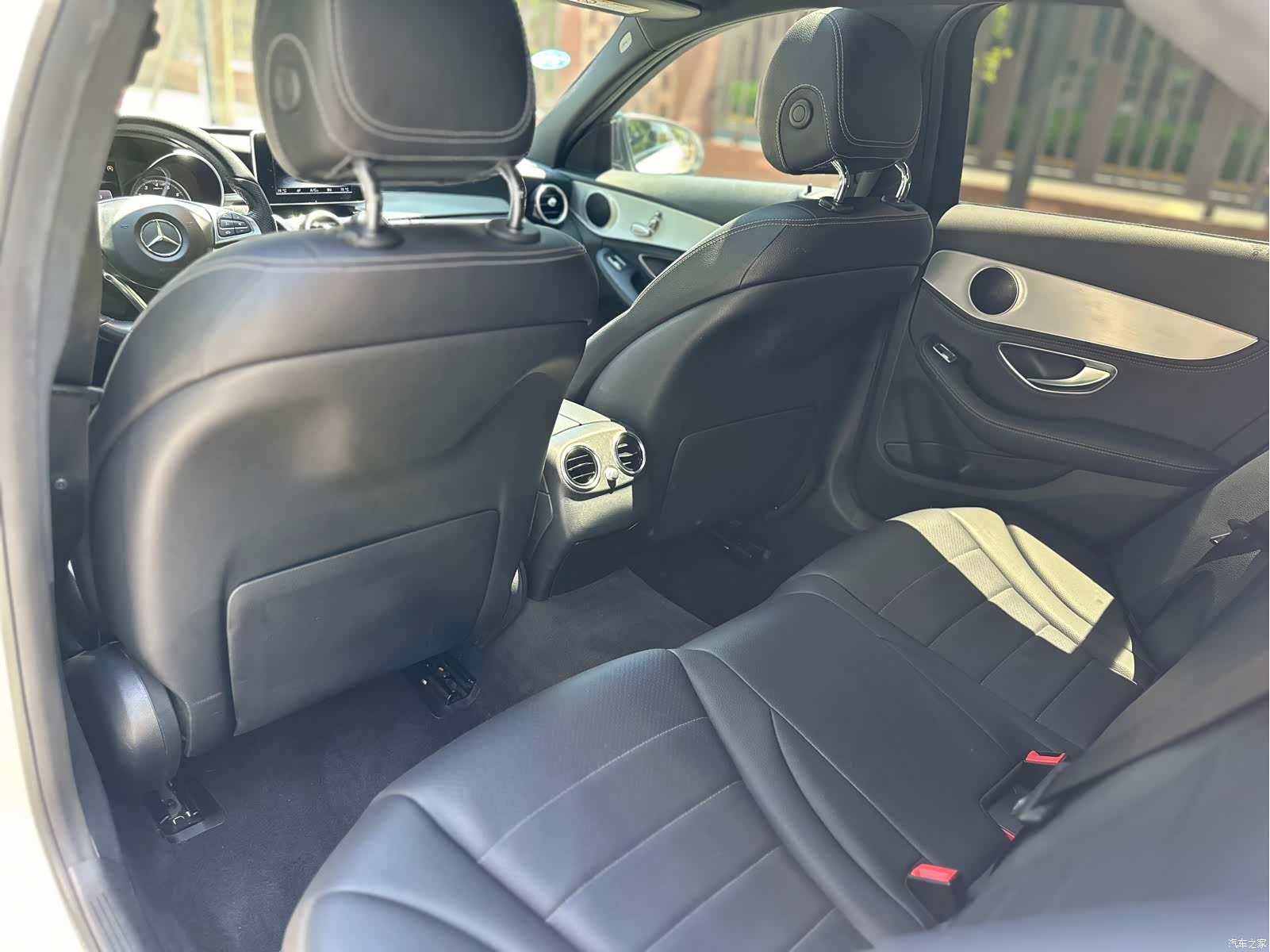 Mercedes-Benz C-Class, 2015 15