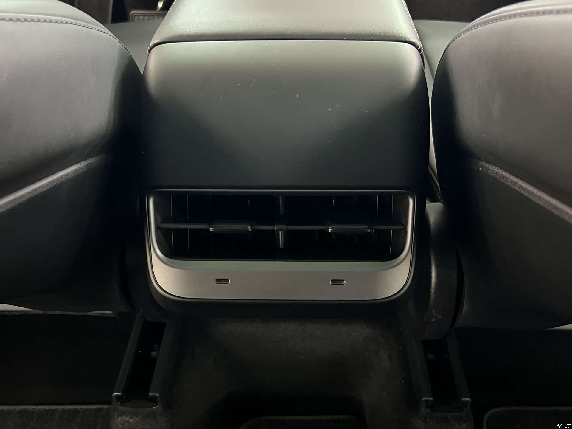 Tesla Model Y, 2024 13