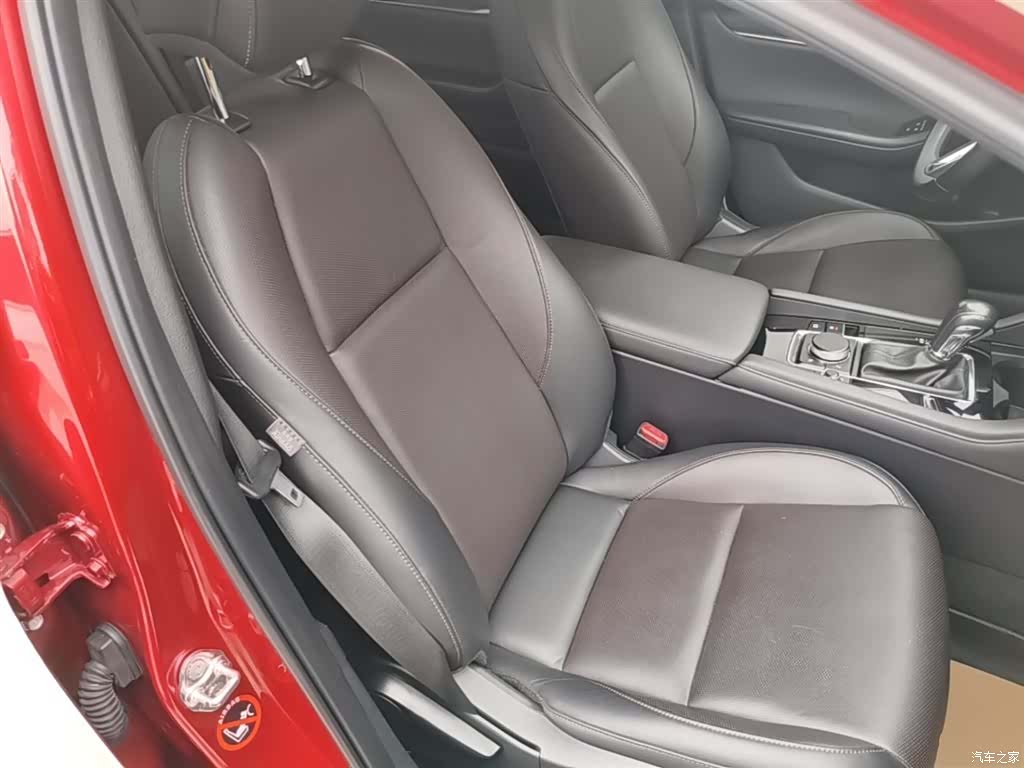 Mazda Mazda3, 2021 25