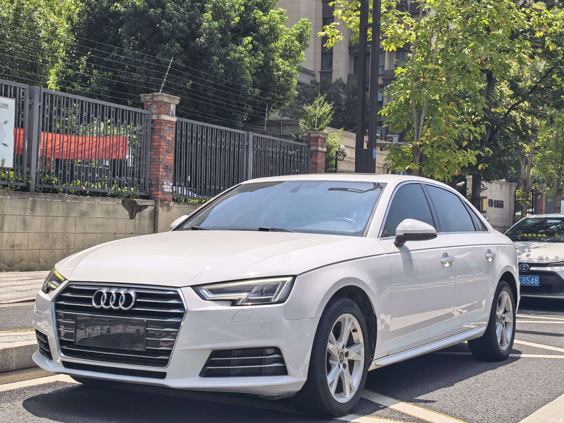 Audi A4L, 2018 1