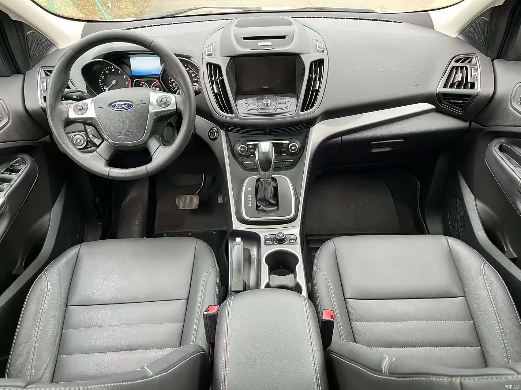 Ford Kuga, 2015 10
