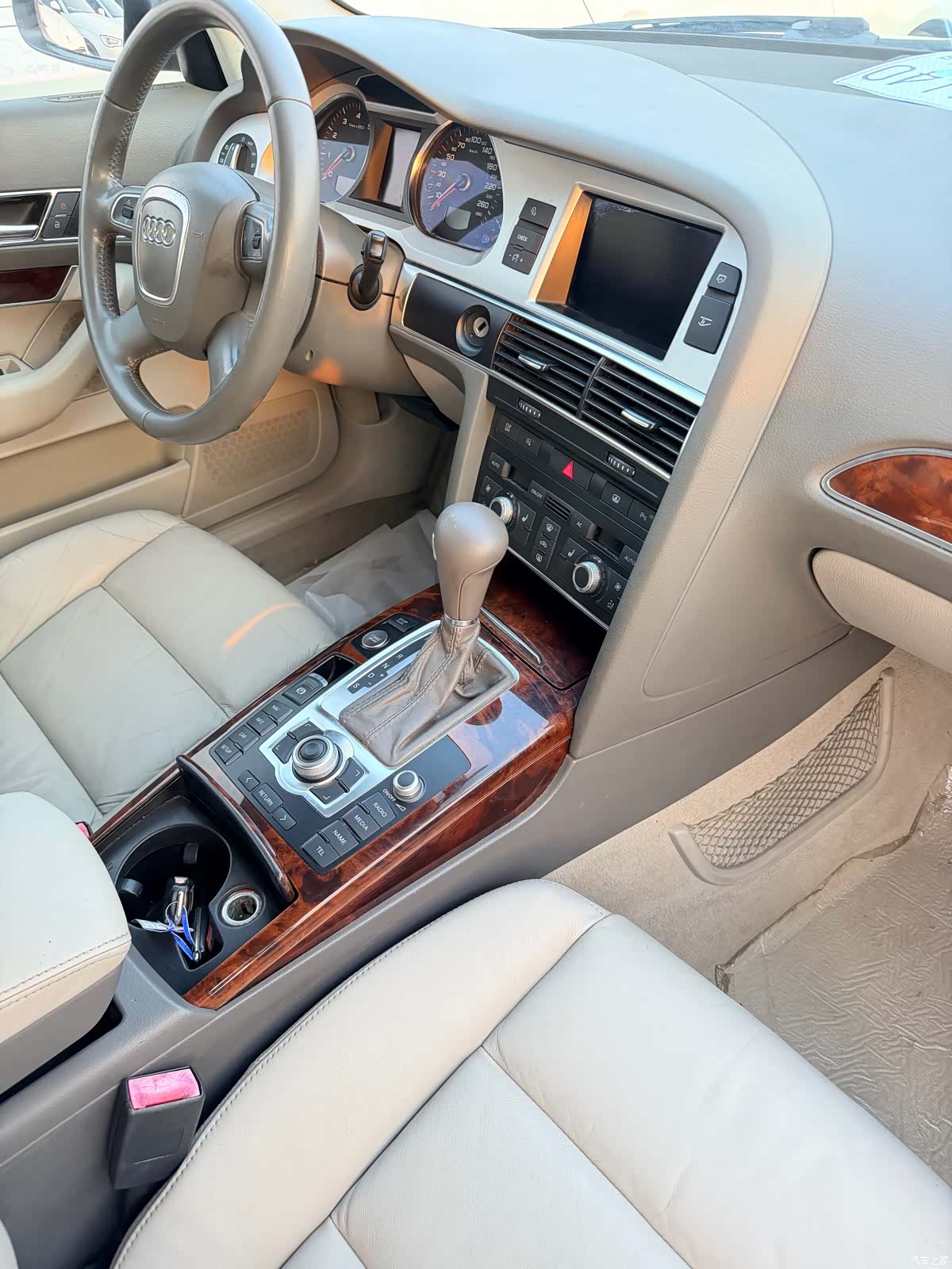 Audi A6L, 2011 13