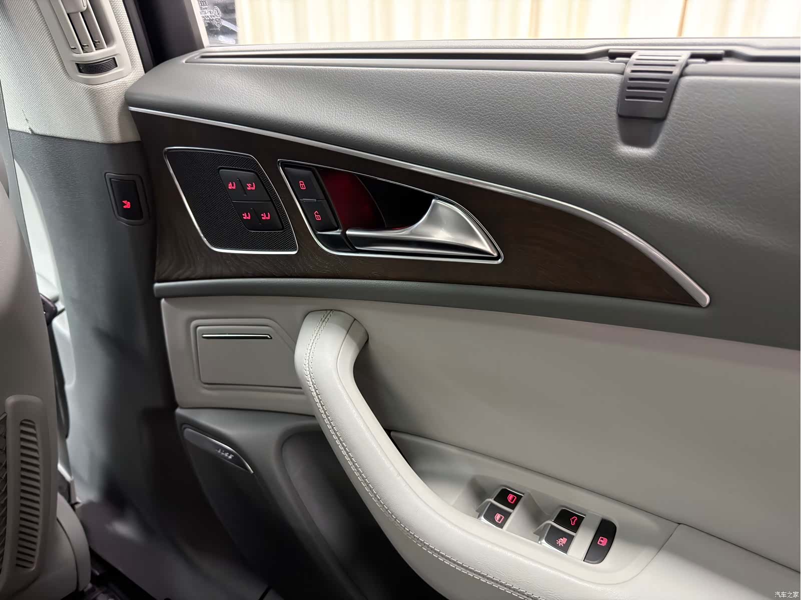 Audi A6L, 2014 13