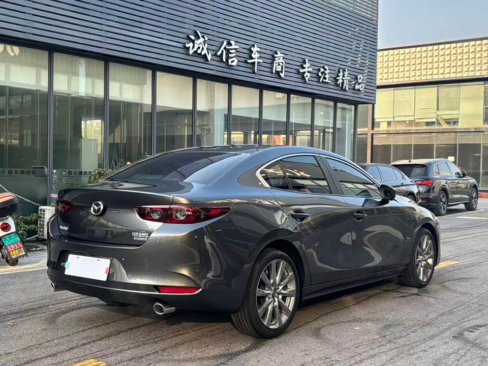 Mazda 3 Angkesaila