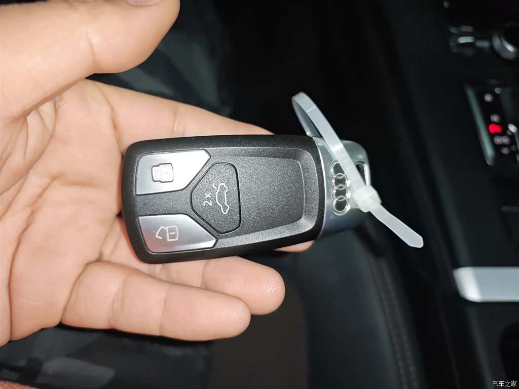 Audi Q5L, 2019 9