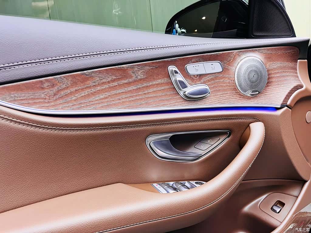 Mercedes-Benz E-Class, 2022 11