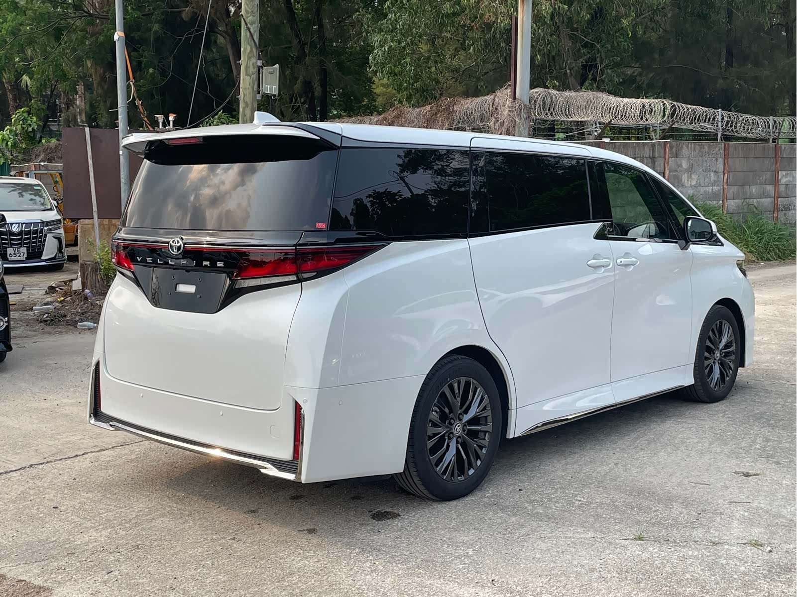 Toyota Vellfire, 2025 6