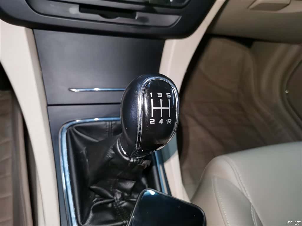 Geely Emgrand, 2017 10
