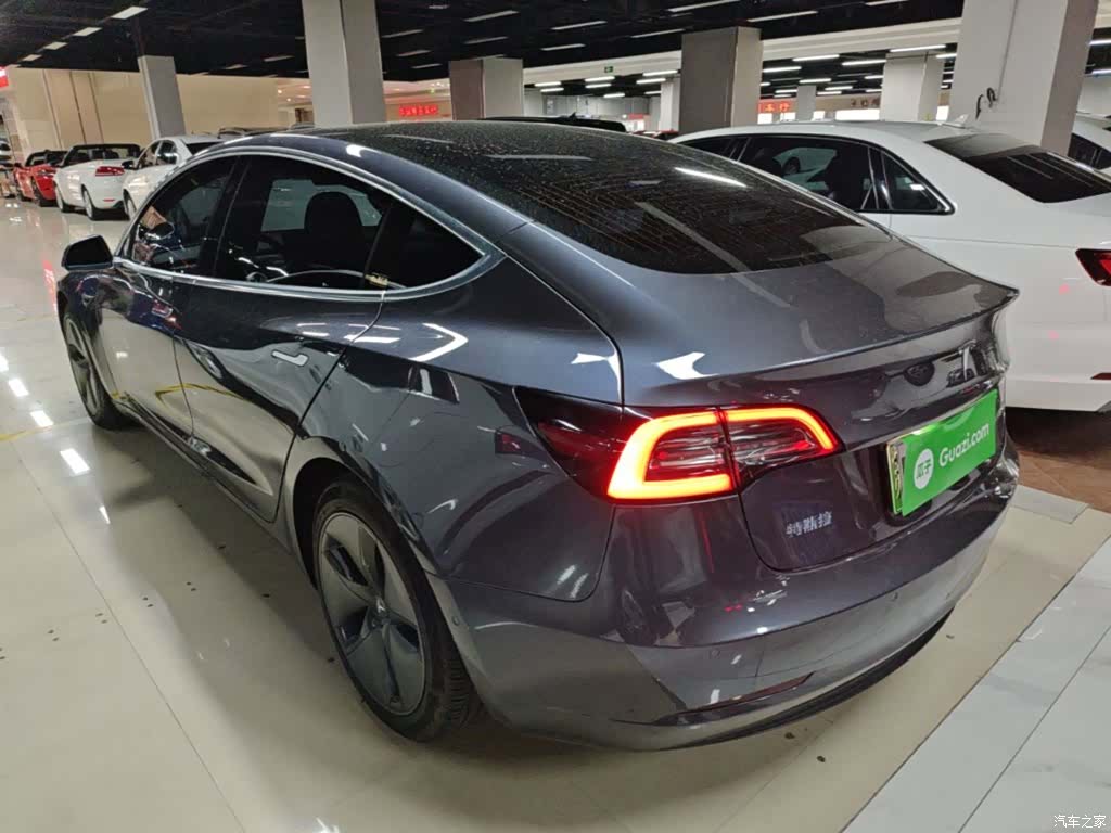 Tesla Model 3, 2019 23