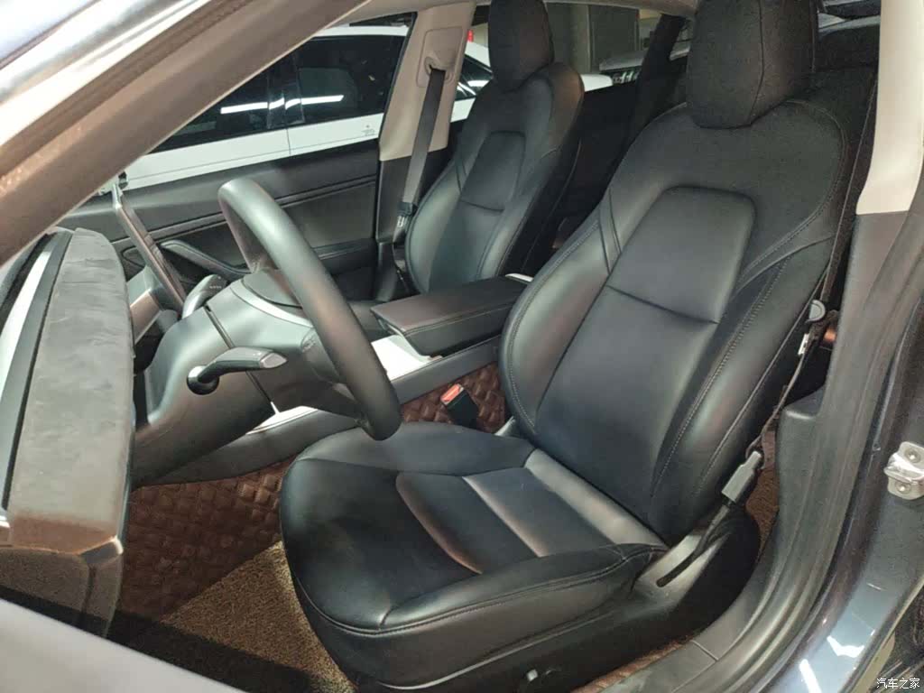 Tesla Model 3, 2019 11