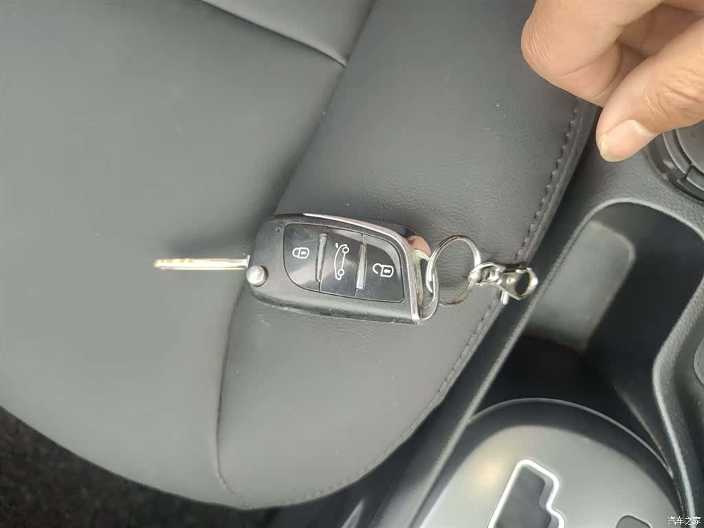 Kia K2, 2015 9