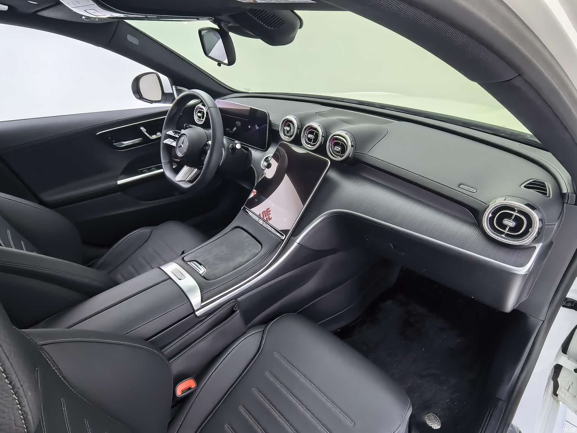 Mercedes-Benz C-Class, 2024 10