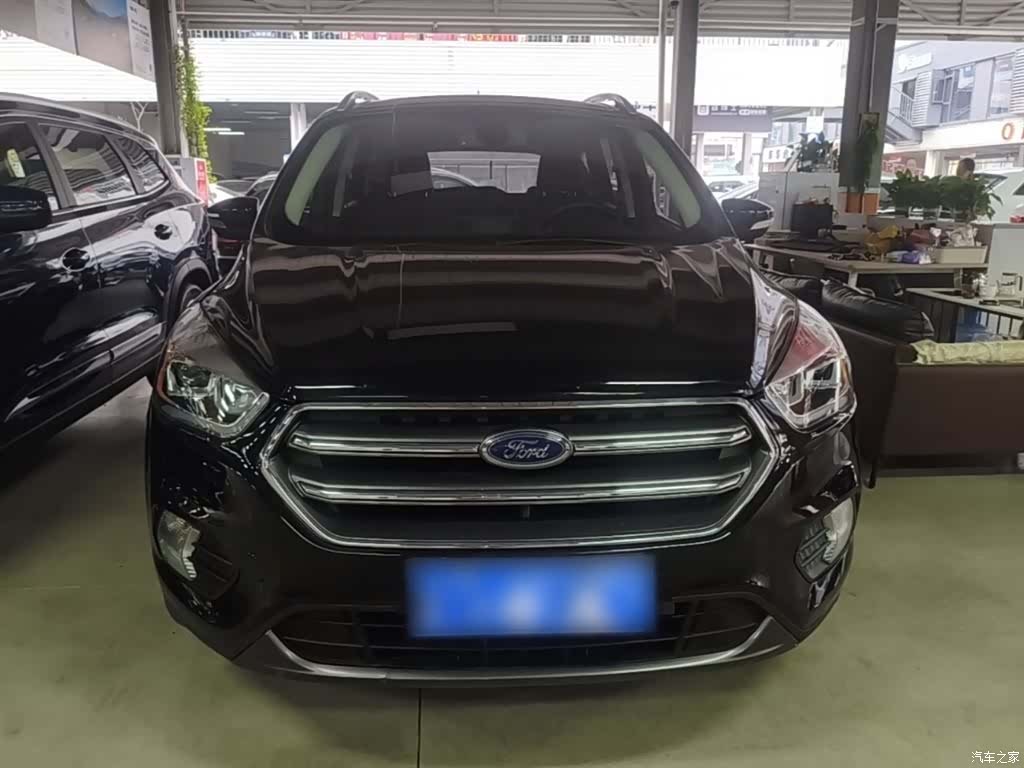 Ford Kuga, 2019 3