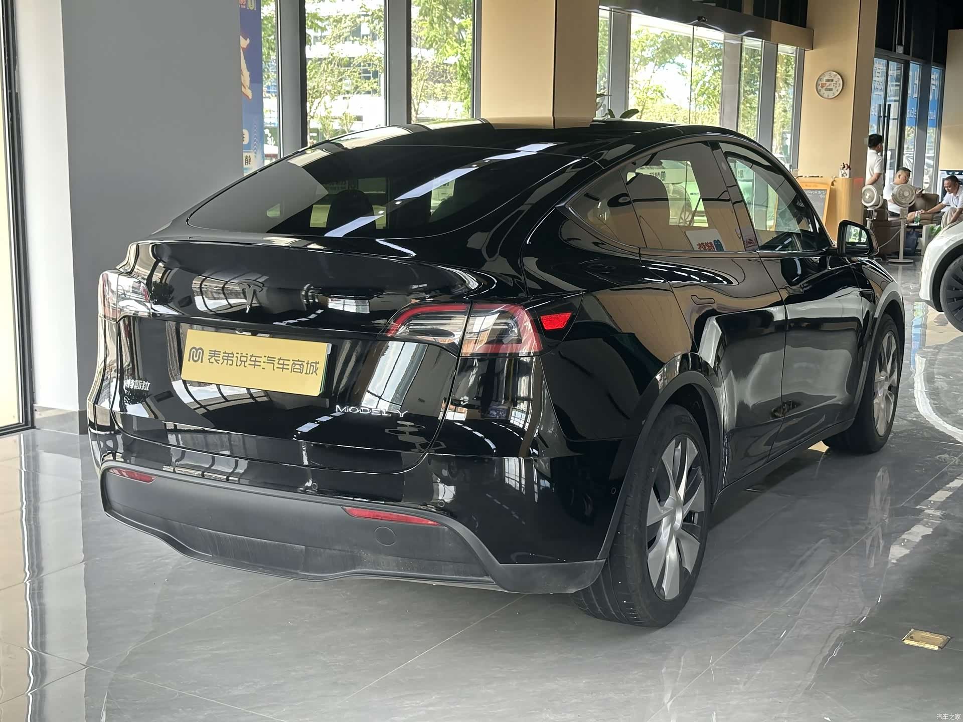 Tesla Model Y, 2022 4