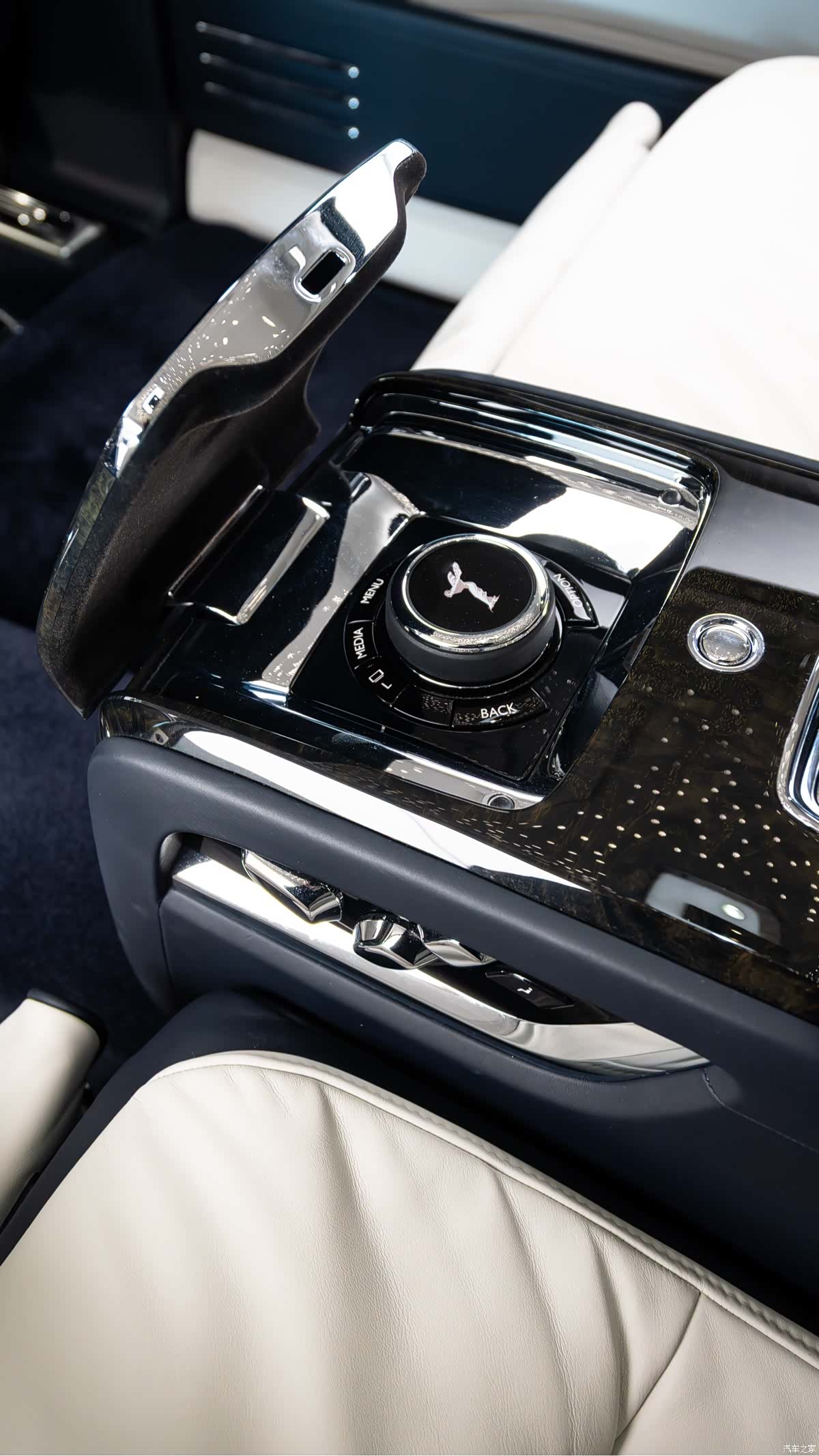 Rolls-Royce Phantom, 2020 16