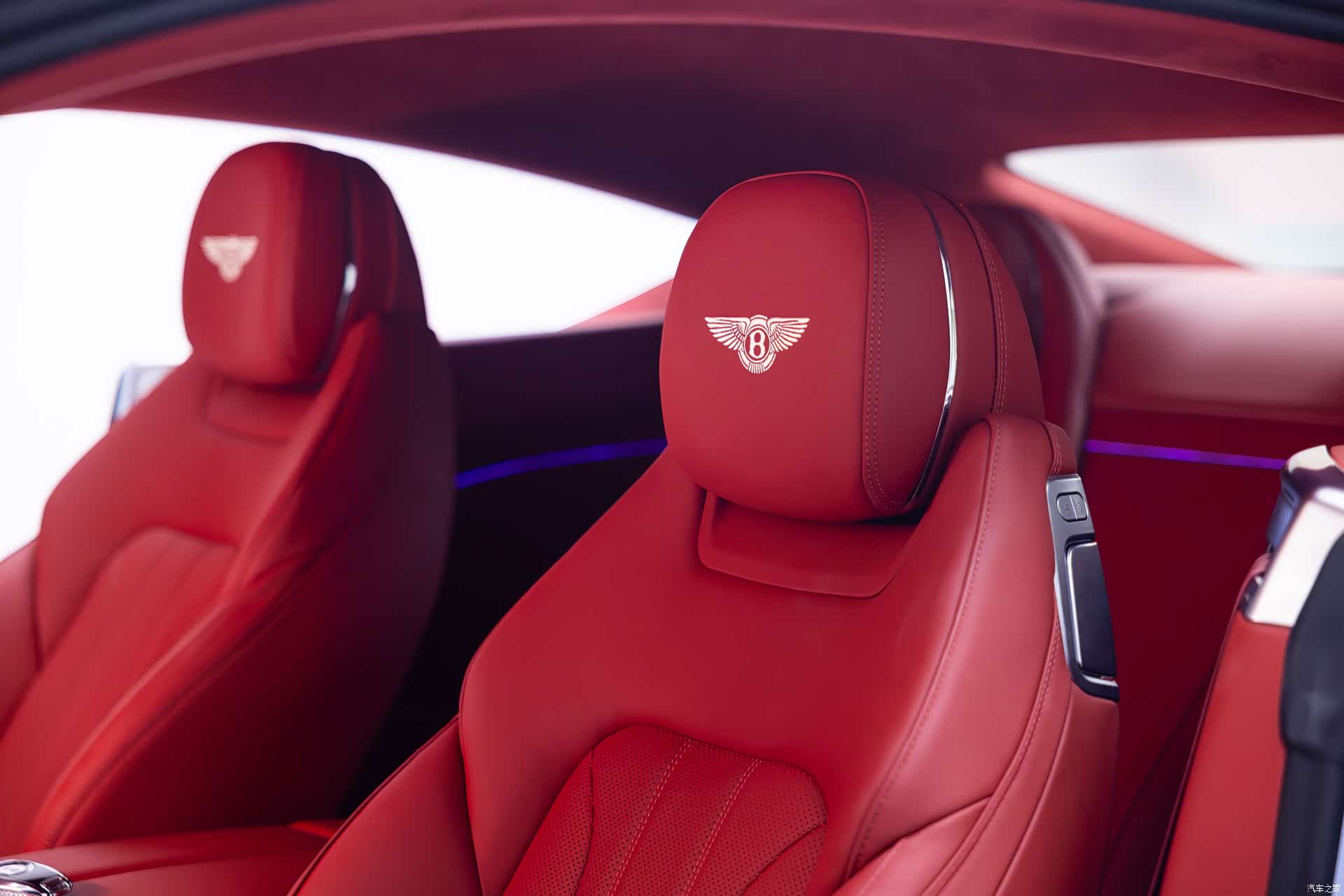Bentley Continental GT, 2023 11