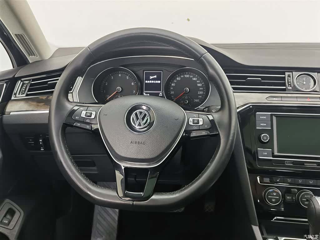Volkswagen Magotan, 2018 11