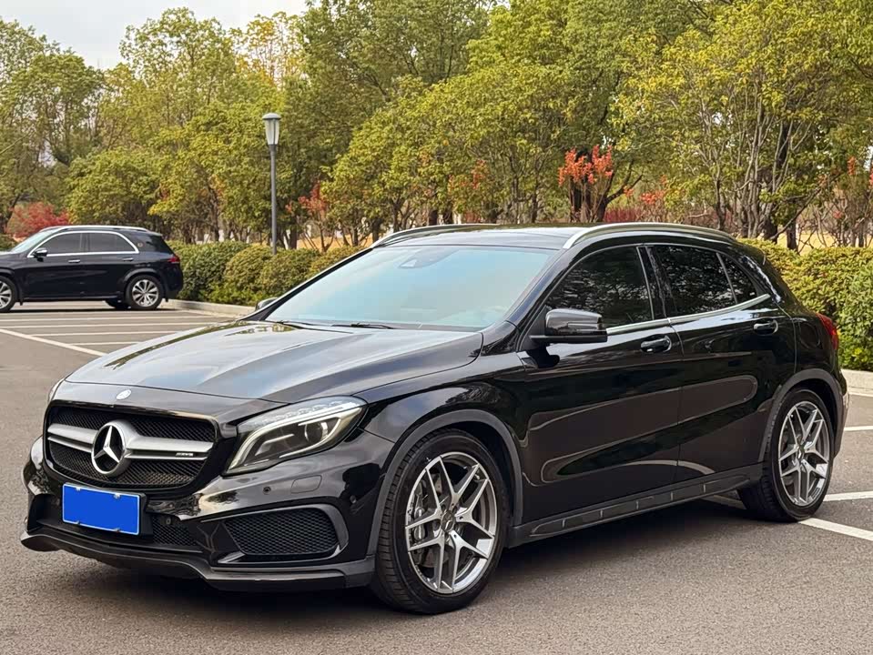 Mercedes-Benz GLA AMG