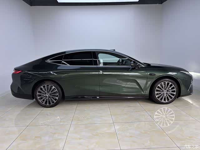 Geely 8, 2025 10