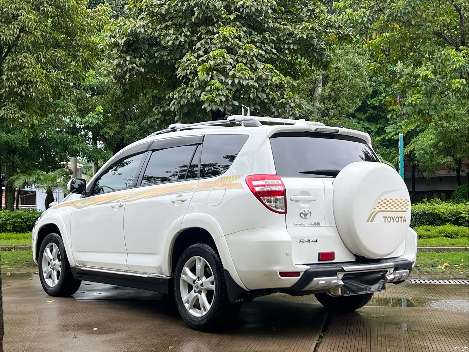 Toyota RAV4, 2012 8