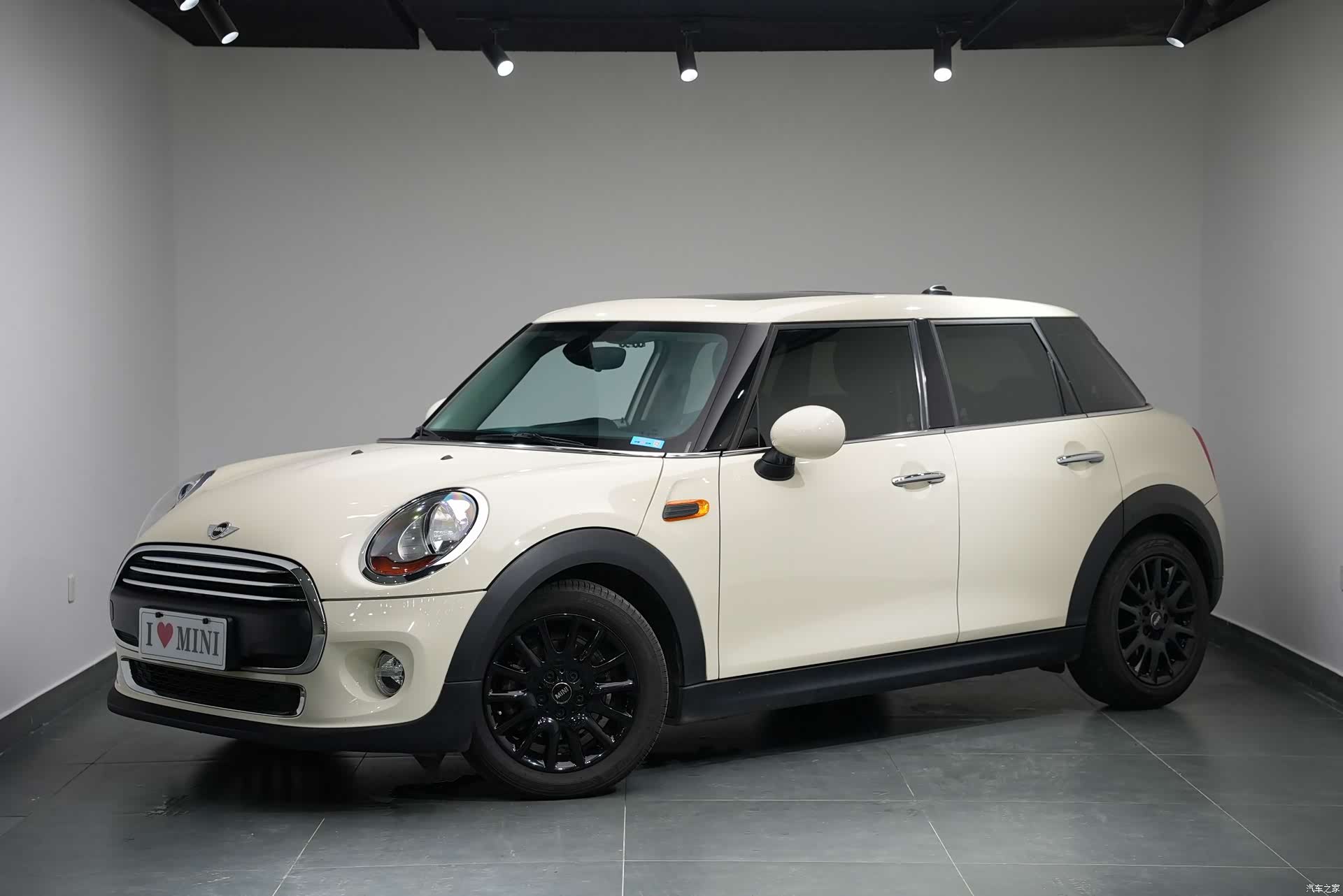 Mini ONE, 2017 1