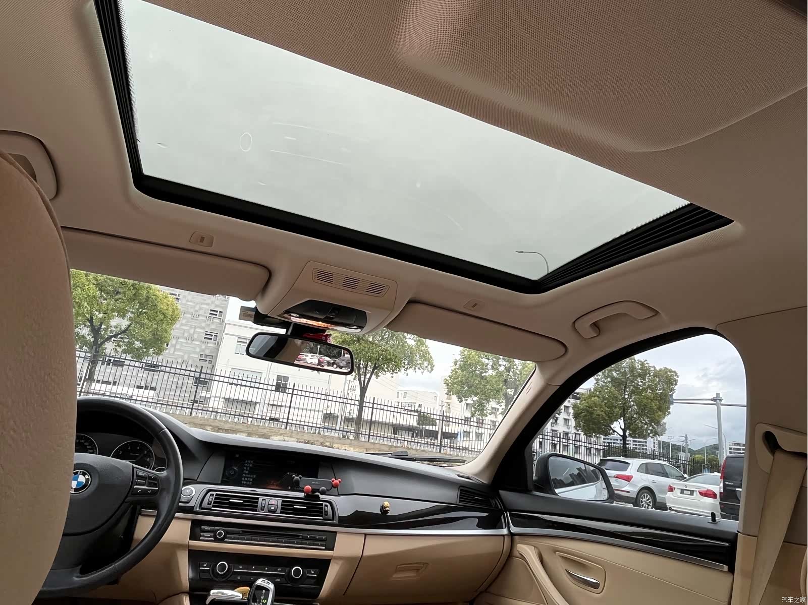 BMW 5 Series, 2013 21