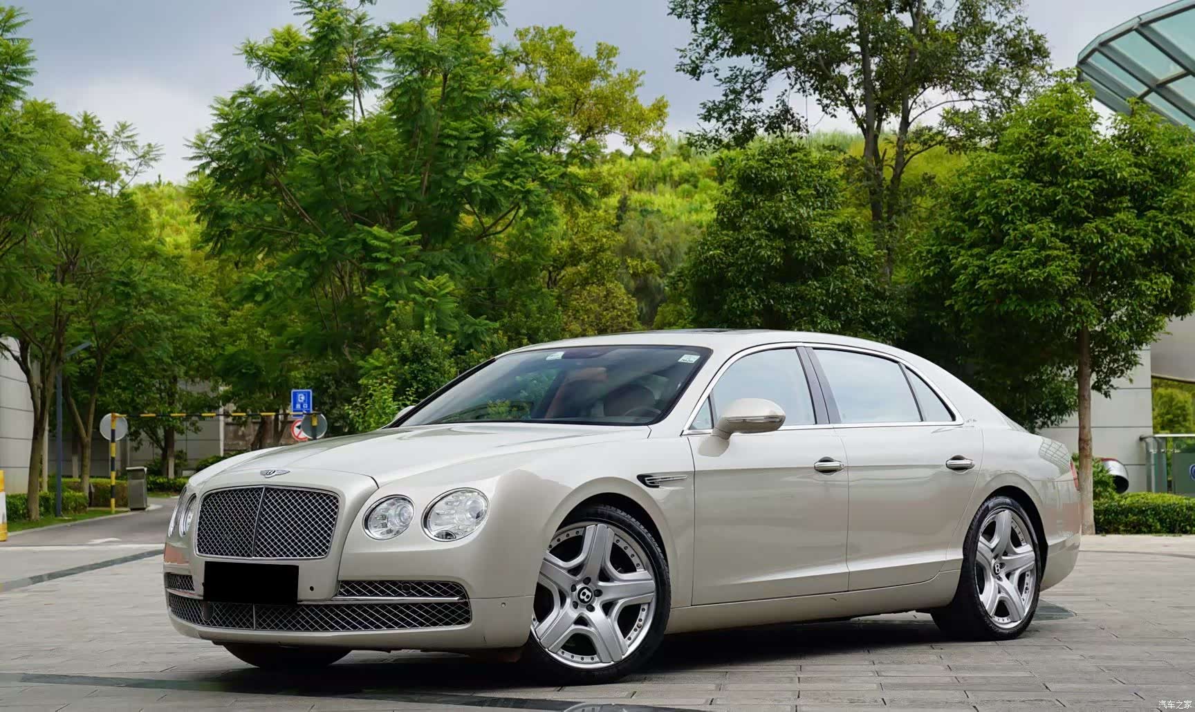 Bentley Flying Spur, 2014 1