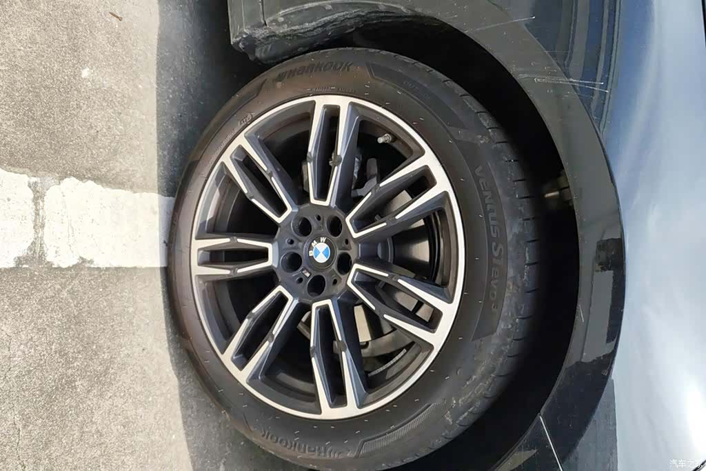 BMW 5 Series, 2026 6