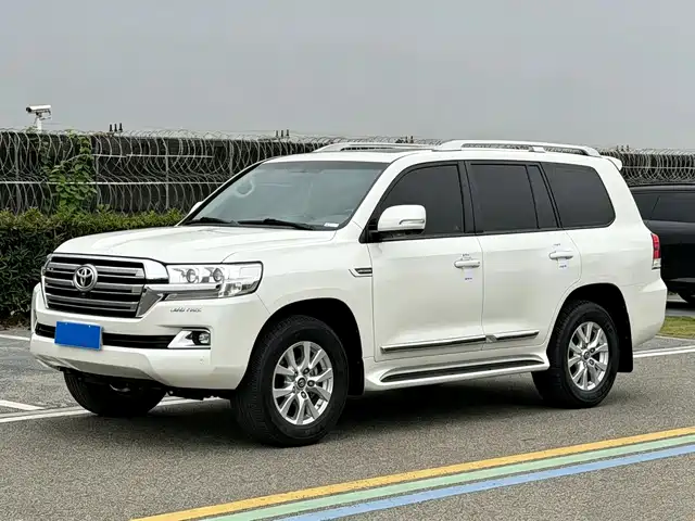 Toyota Land Cruiser 2020 — купить из Китая под заказ