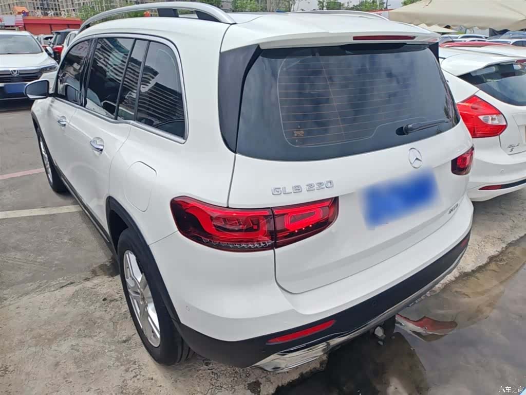 Mercedes-Benz GLB, 2023 все фото