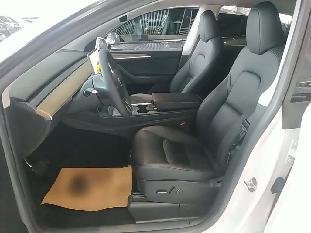 Tesla Model Y, 2022 15