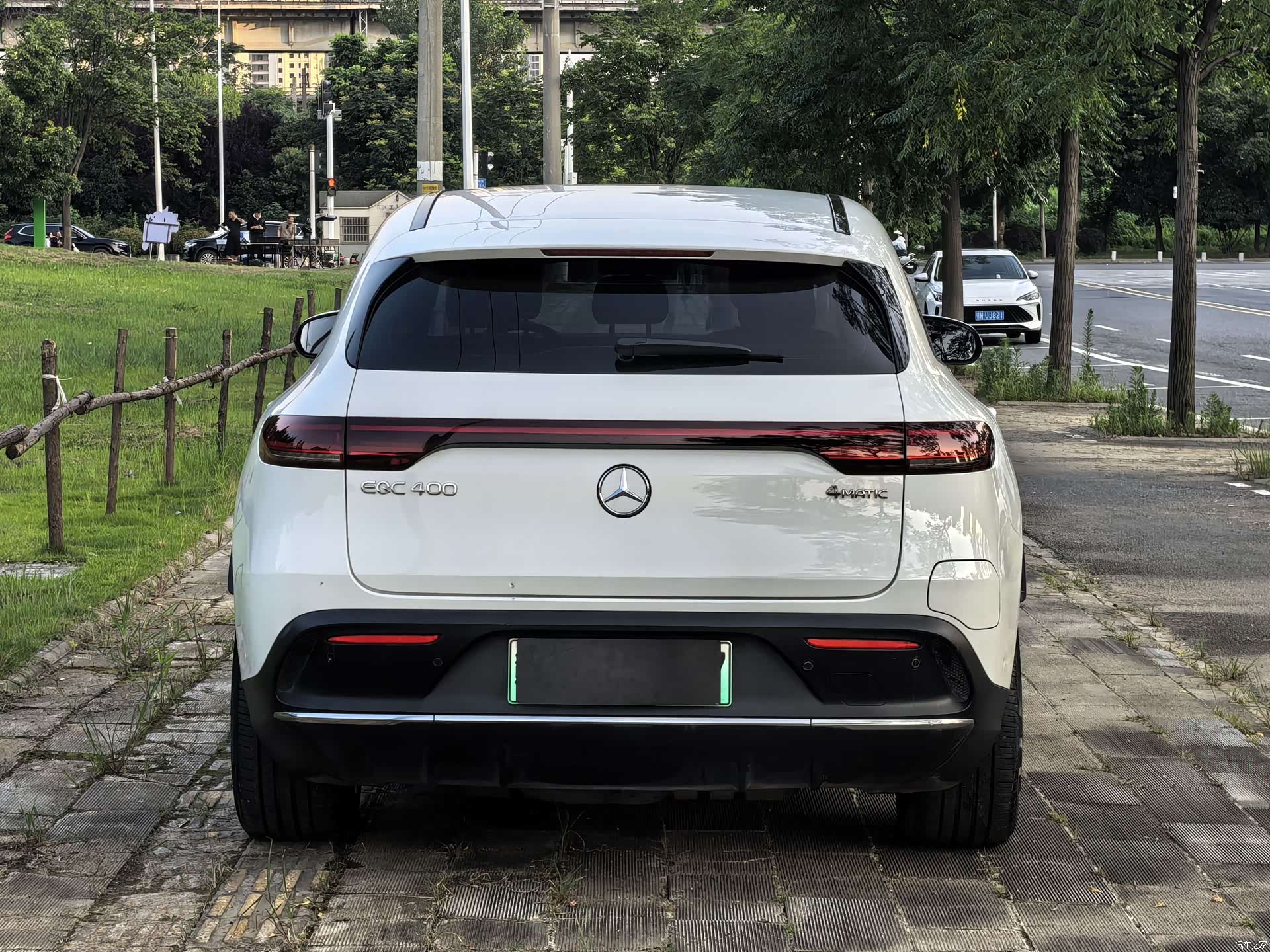 Mercedes-Benz EQC, 2022 24