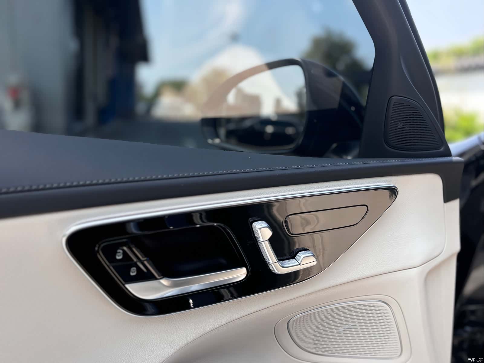 Mercedes-Benz C-Class, 2023 13