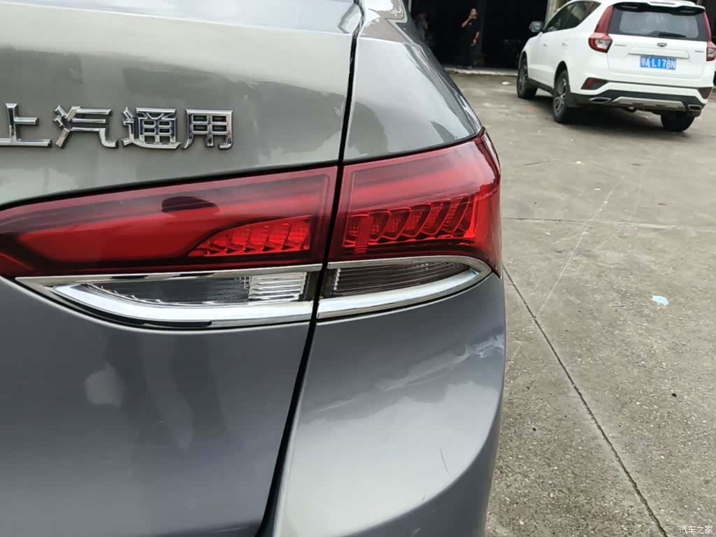 Buick V, 2018 8