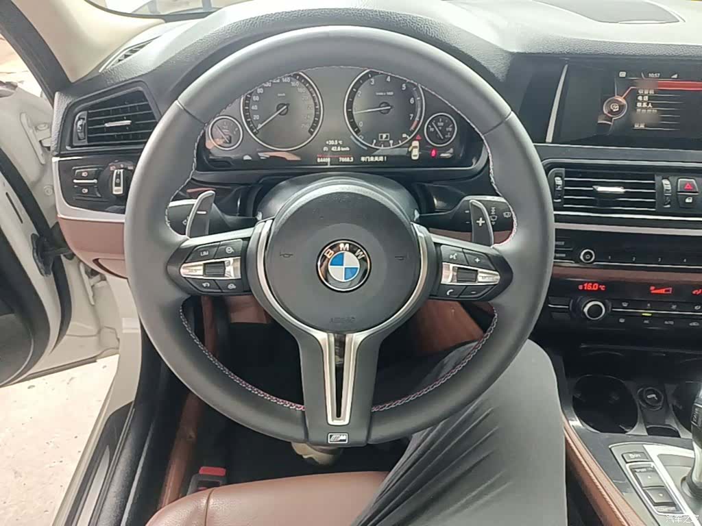 BMW 5 Series, 2015 11
