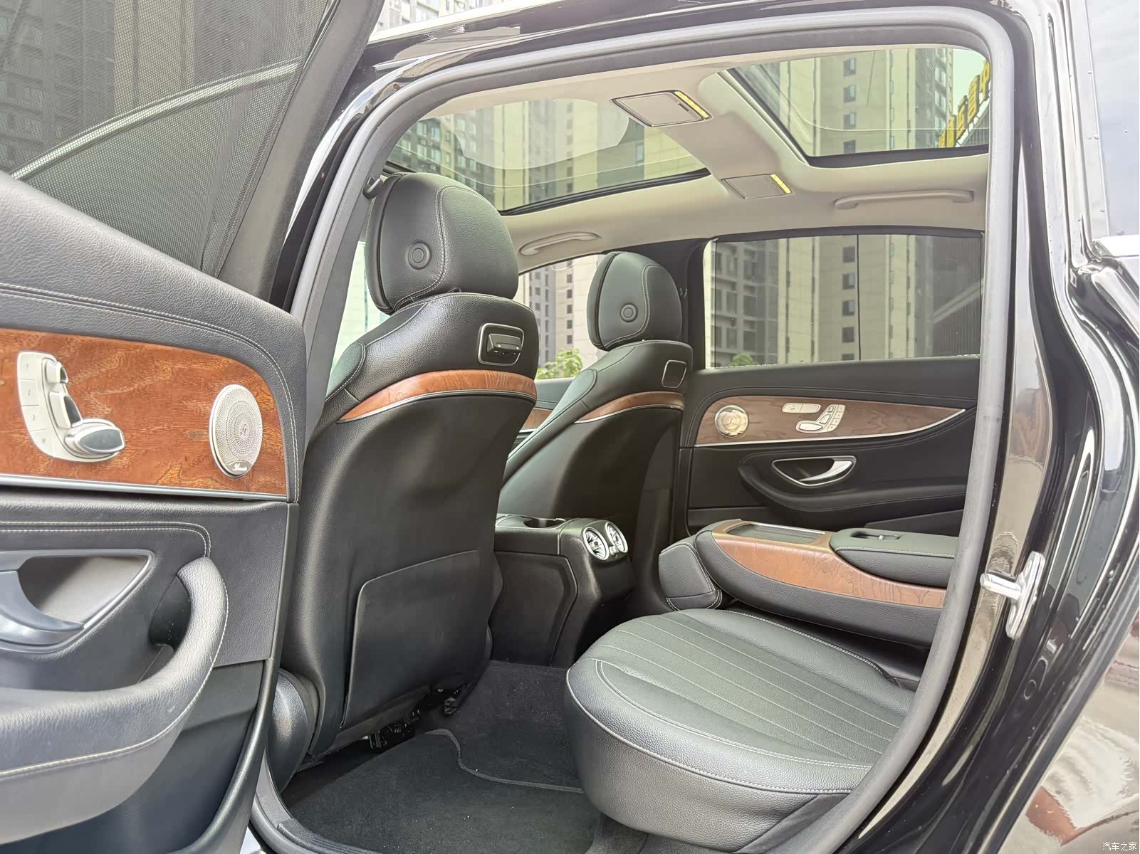 Mercedes-Benz E-Class, 2019 6