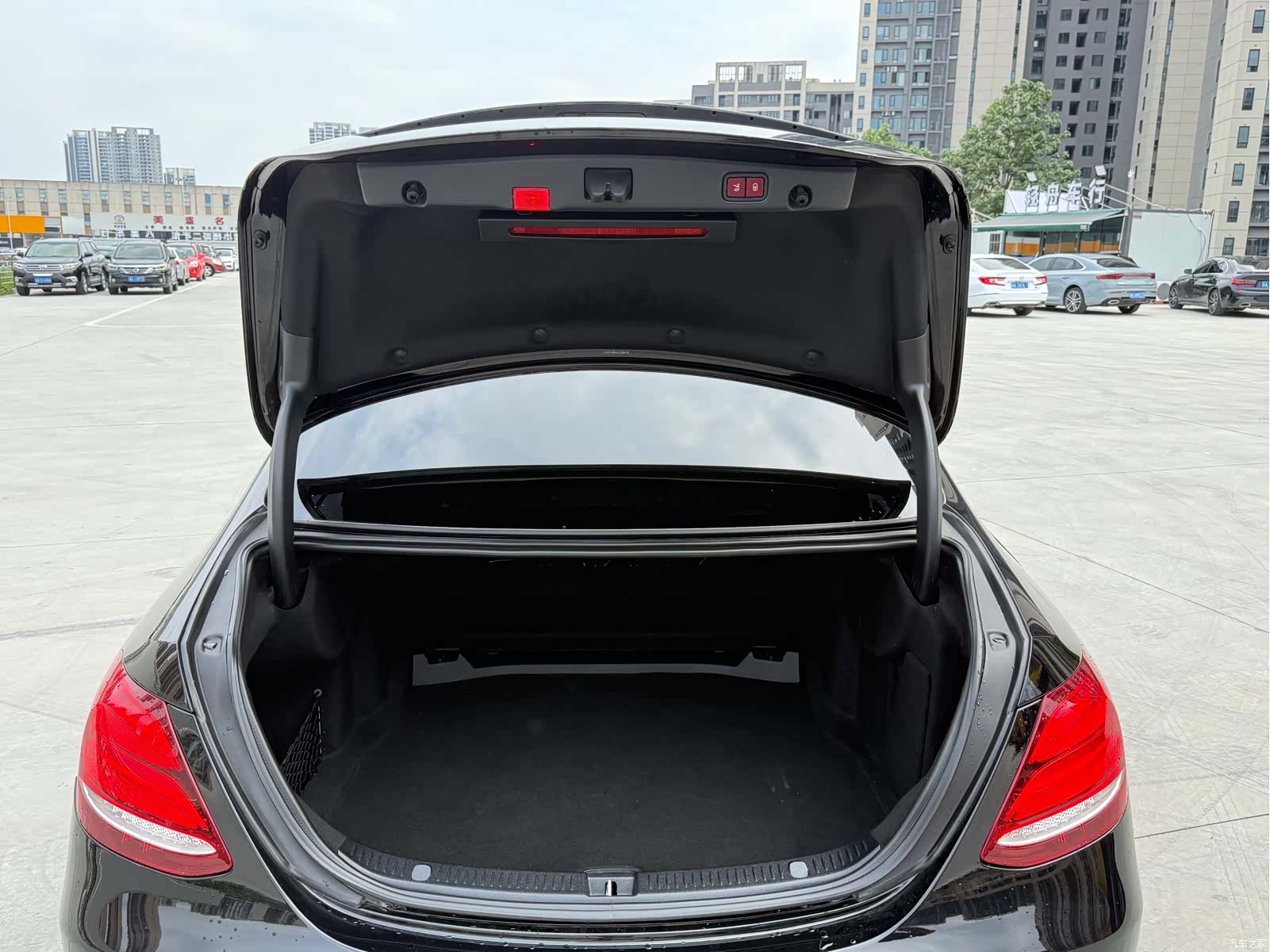 Mercedes-Benz E-Class, 2019 13
