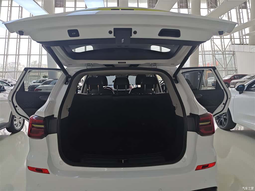 Roewe RX5, 2022 19