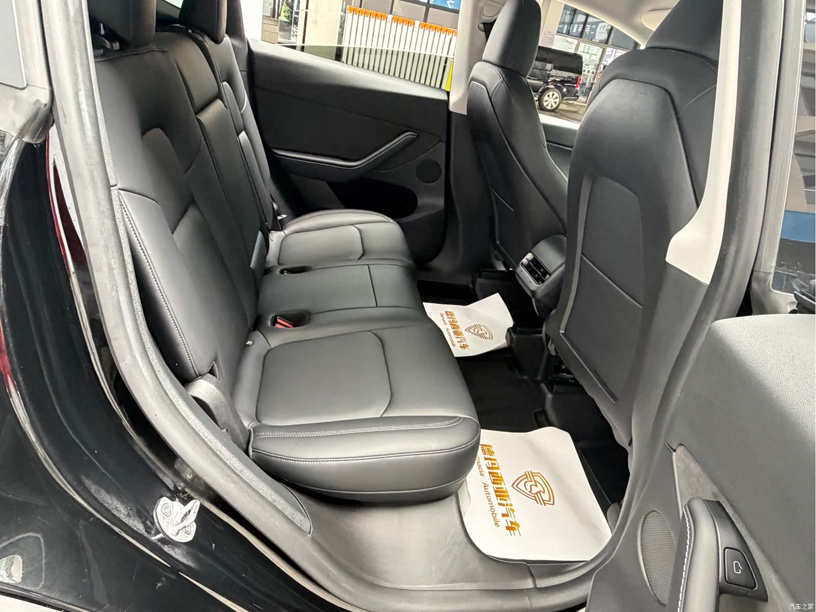 Tesla Model Y, 2023 11