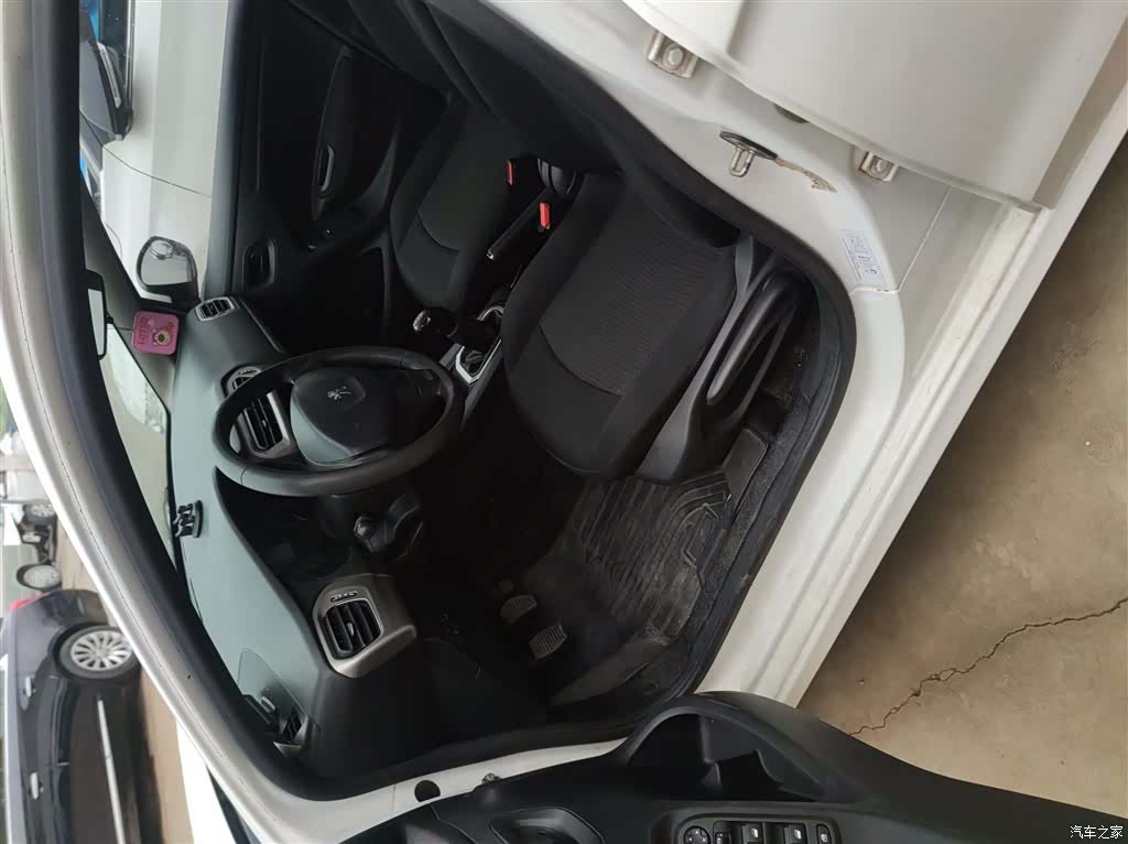 Peugeot 301, 2017 13