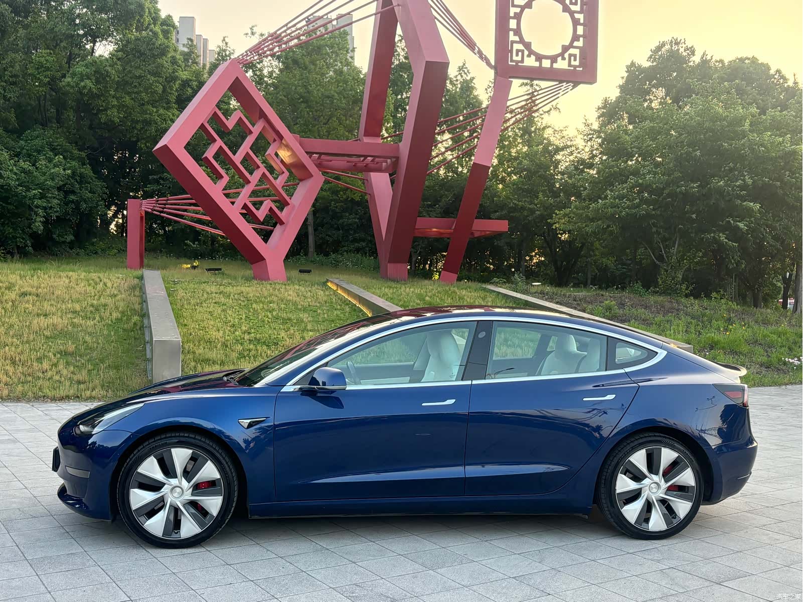Tesla Model 3, 2019 все фото