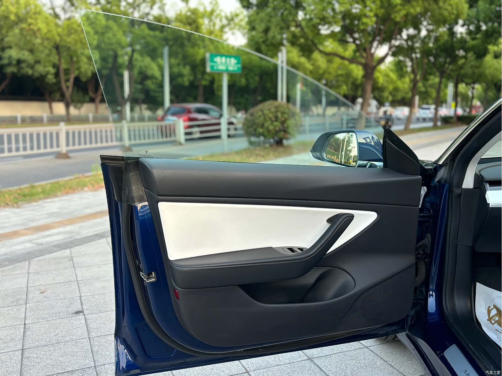 Tesla Model 3, 2019 13