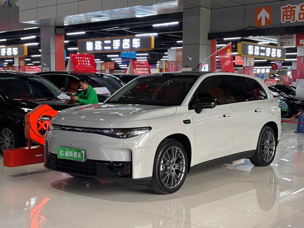 Leapmotor C10