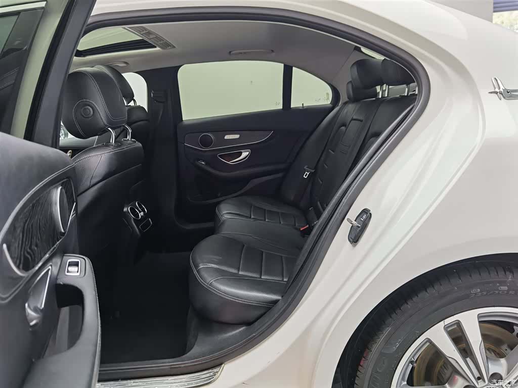 Mercedes-Benz C-Class, 2019 15