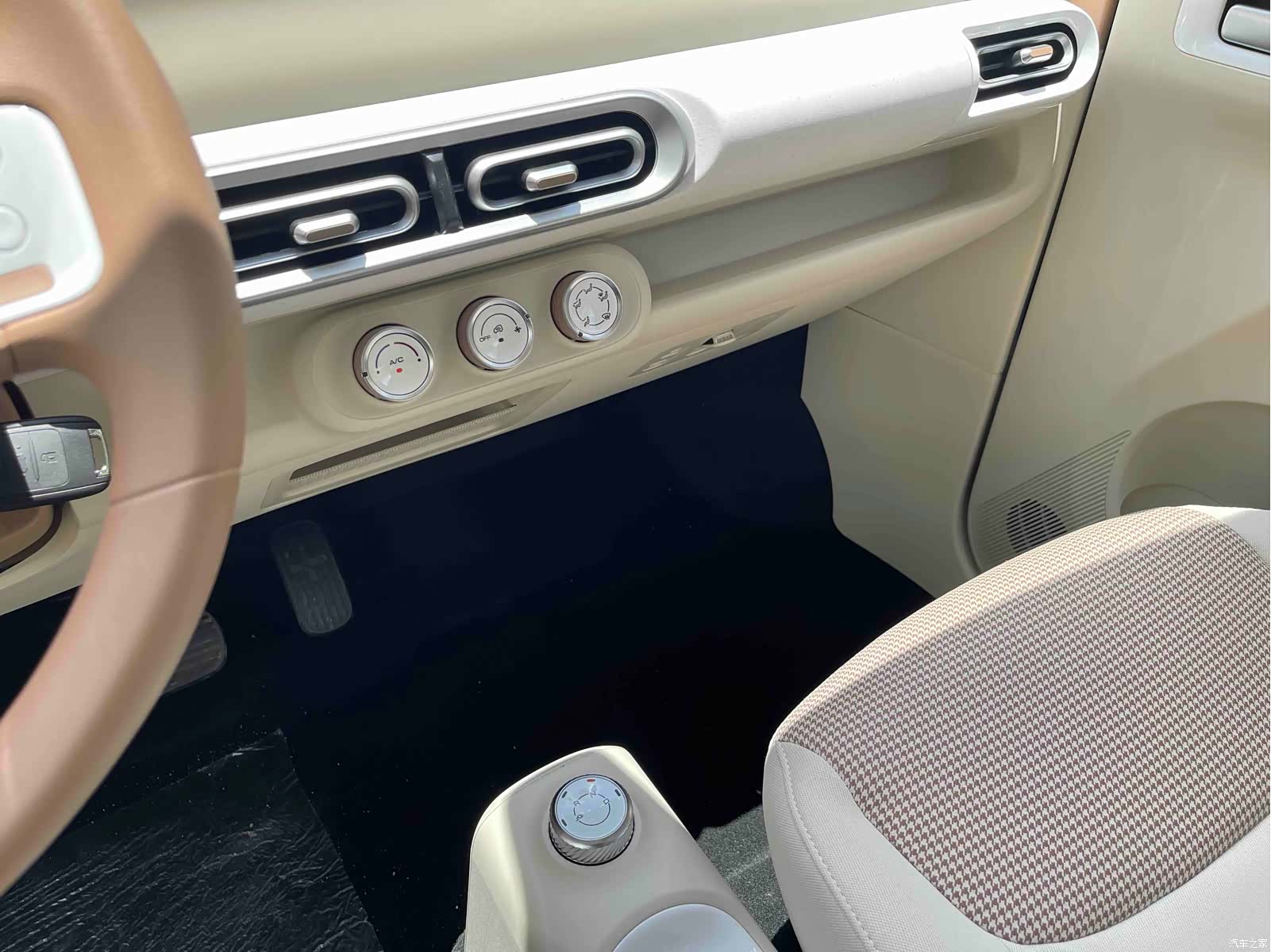 Wuling MINIEV, 2026 11