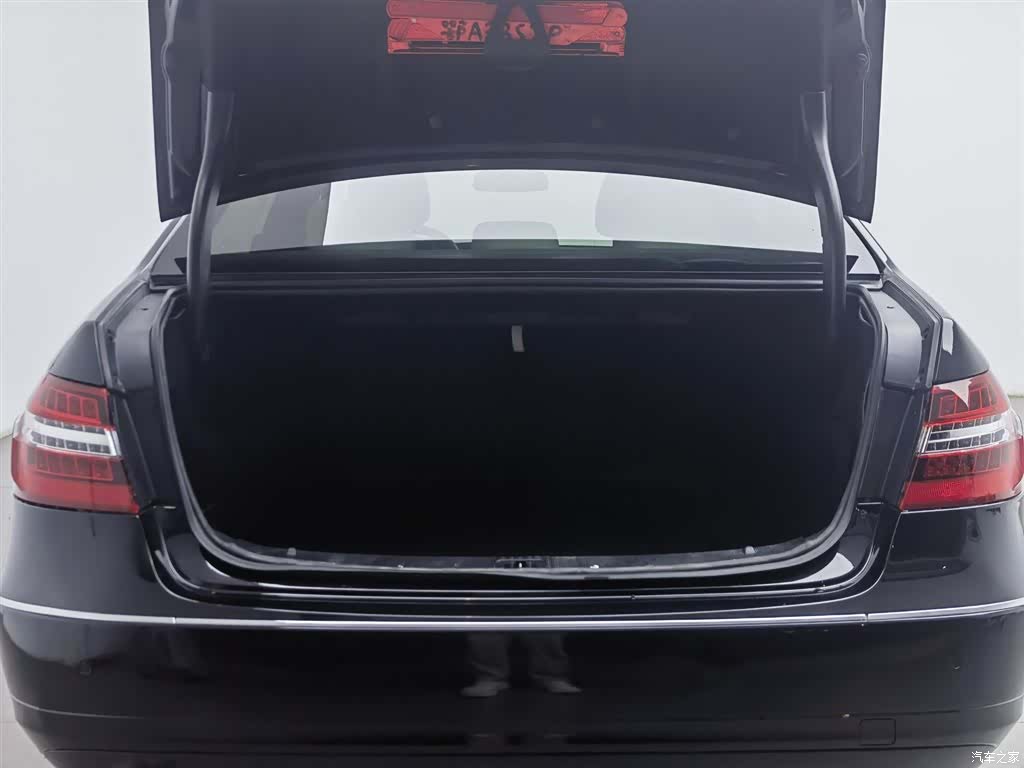 Mercedes-Benz E-Class, 2013 16