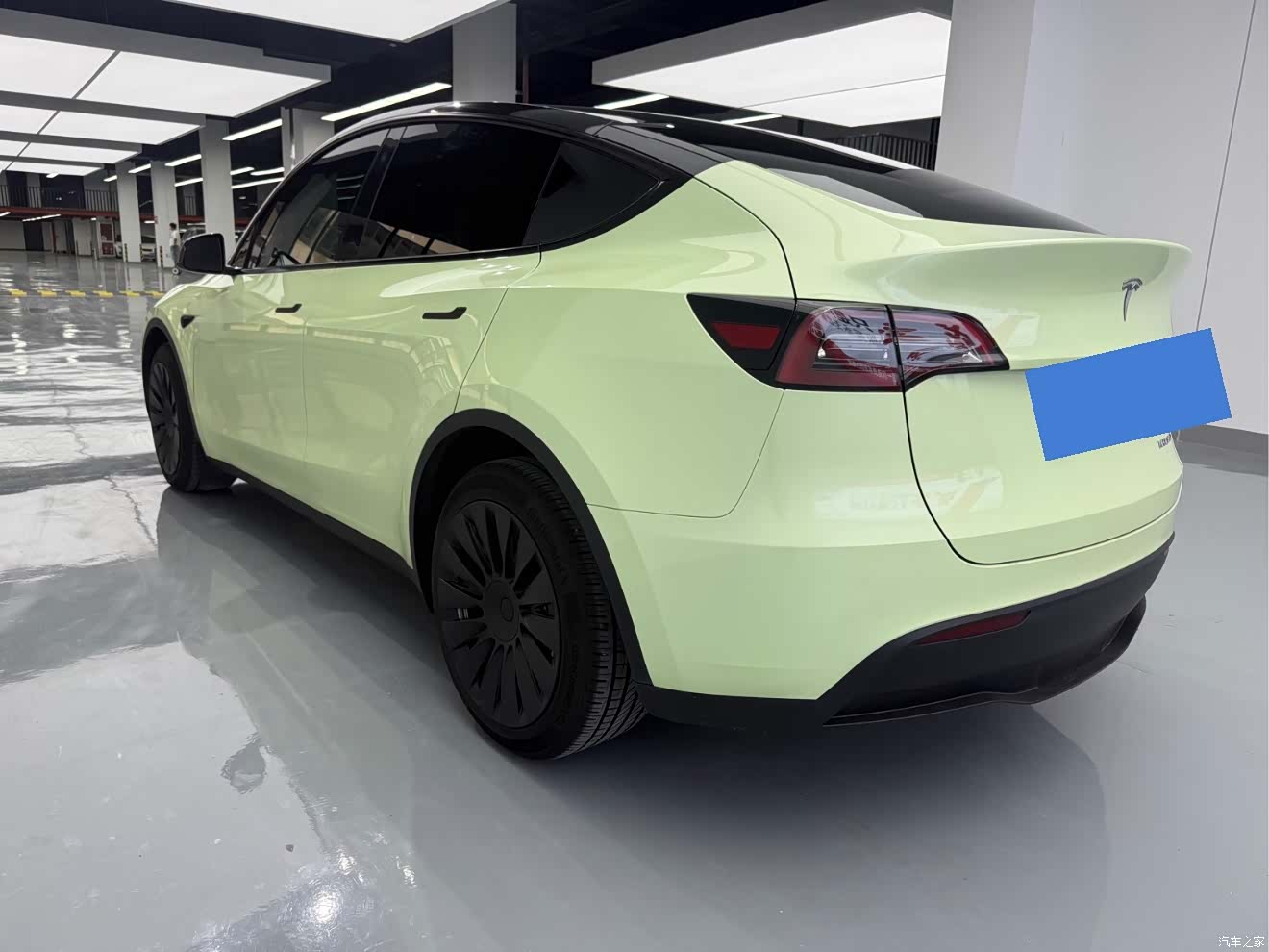 Tesla Model Y, 2023 18